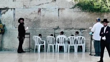 Kudüs İsrail 18 Haziran 2018 görüntülemek bilinmeyenli insanlar dua eden önü Kudüs'ün eski şehri Western duvara sabah