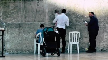 Kudüs İsrail 18 Haziran 2018 görüntülemek bilinmeyenli insanlar dua eden önü Kudüs'ün eski şehri Western duvara sabah