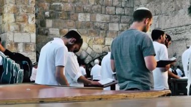 Kudüs İsrail 18 Haziran 2018 görüntülemek bilinmeyenli insanlar dua eden önü Kudüs'ün eski şehri Western duvara sabah