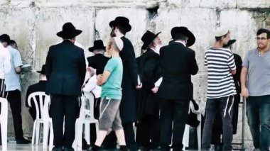 Kudüs İsrail 18 Haziran 2018 görüntülemek bilinmeyenli insanlar dua eden önü Kudüs'ün eski şehri Western duvara sabah