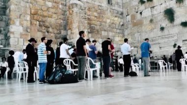 Kudüs İsrail 18 Haziran 2018 görüntülemek bilinmeyenli insanlar dua eden önü Kudüs'ün eski şehri Western duvara sabah