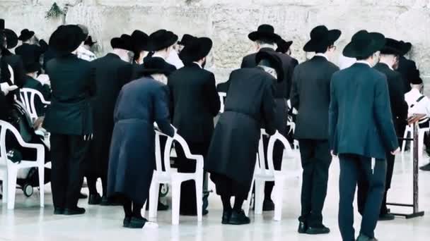 Ιερουσαλήμ Ισραήλ Ιουνίου 2018 Προβολή Της Άγνωστοι Άνθρωποι Προσεύχεται Μπροστά — Αρχείο Βίντεο