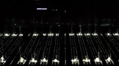 Kudüs İsrail 14 Haziran 2018 Teddy park Kudüs'te Çeşme gece bilinmeyenli oynayanlar görünümünü