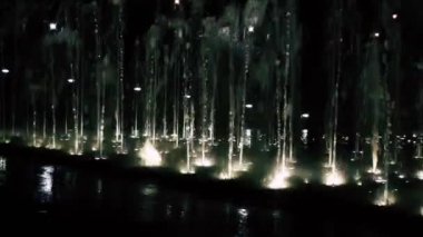 Kudüs İsrail 14 Haziran 2018 Teddy park Kudüs'te Çeşme gece bilinmeyenli oynayanlar görünümünü