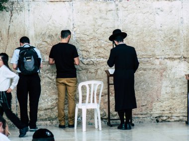 Jerusalem İsrail 14 Nisan 2018 bilinmeyenli insanlar açık Kudüs'ün eski şehri Western duvara öğleden sonra dua