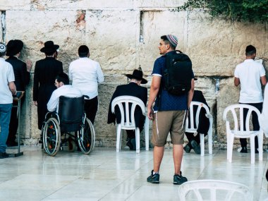 Jerusalem İsrail 14 Nisan 2018 bilinmeyenli insanlar açık Kudüs'ün eski şehri Western duvara öğleden sonra dua