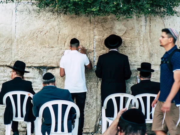 Иерусалим Израиль Апрель 2018 Неизвестные Молятся Перед Стеной Западной Старом — стоковое фото