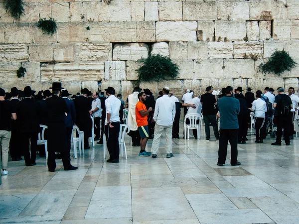 Jerusalem İsrail 14 Nisan 2018 bilinmeyenli insanlar açık Kudüs'ün eski şehri Western duvara öğleden sonra dua