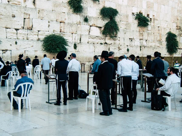 Jerusalem İsrail 14 Nisan 2018 bilinmeyenli insanlar açık Kudüs'ün eski şehri Western duvara öğleden sonra dua