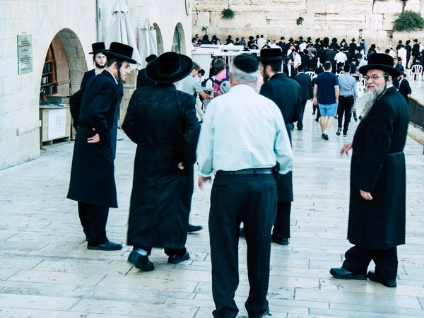 Jerusalem İsrail 14 Nisan 2018 bilinmeyenli insanlar açık Kudüs'ün eski şehri Western duvara öğleden sonra dua