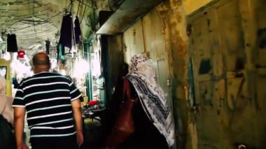 Kudüs İsrail 21 Haziran 2018 Jaffa street, Kudüs'ün eski şehri pazarda sabah yürüyüş bilinmeyenli insan görünümü