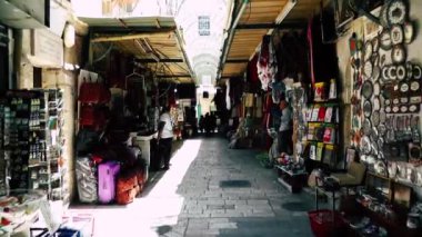 Kudüs İsrail 21 Haziran 2018 Jaffa street, Kudüs'ün eski şehri pazarda sabah yürüyüş bilinmeyenli insan görünümü