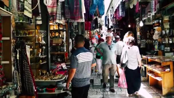 エルサレム イスラエル 2018 日朝ヤッファ通りエルサレムの旧市街のバザールを歩いて未知数人々 のビュー — ストック動画