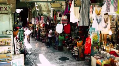 Kudüs İsrail 21 Haziran 2018 Jaffa street, Kudüs'ün eski şehri pazarda sabah yürüyüş bilinmeyenli insan görünümü