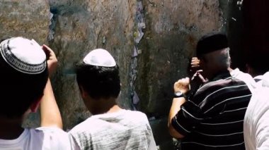 Kudüs İsrail 18 Haziran 2018 görüntülemek bilinmeyenli insanlar dua eden önü Kudüs'ün eski şehri Western duvara sabah