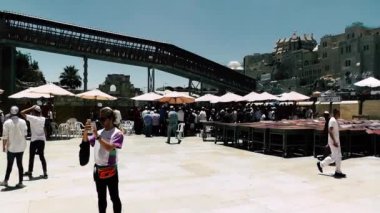 Kudüs İsrail 18 Haziran 2018 görüntülemek bilinmeyenli insanlar dua eden önü Kudüs'ün eski şehri Western duvara sabah