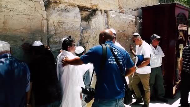 Jerusalem Israel Juni 2018 Visa Okända Personer Främre Västra Muren — Stockvideo