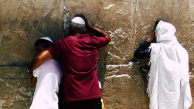 Kudüs İsrail 18 Haziran 2018 görüntülemek bilinmeyenli insanlar dua eden önü Kudüs'ün eski şehri Western duvara sabah