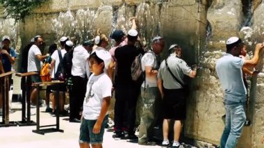 Kudüs İsrail 18 Haziran 2018 görüntülemek bilinmeyenli insanlar dua eden önü Kudüs'ün eski şehri Western duvara sabah