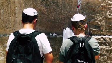 Kudüs İsrail 18 Haziran 2018 görüntülemek bilinmeyenli insanlar dua eden önü Kudüs'ün eski şehri Western duvara sabah