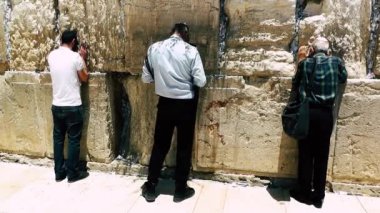 Kudüs İsrail 18 Haziran 2018 görüntülemek bilinmeyenli insanlar dua eden önü Kudüs'ün eski şehri Western duvara sabah