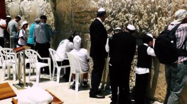 Kudüs İsrail 18 Haziran 2018 görüntülemek bilinmeyenli insanlar dua eden önü Kudüs'ün eski şehri Western duvara sabah