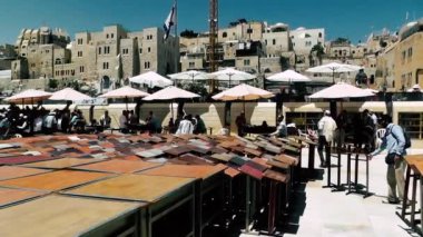 Kudüs İsrail 18 Haziran 2018 görüntülemek bilinmeyenli insanlar dua eden önü Kudüs'ün eski şehri Western duvara sabah