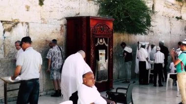 Kudüs İsrail 18 Haziran 2018 görüntülemek bilinmeyenli insanlar dua eden önü Kudüs'ün eski şehri Western duvara sabah