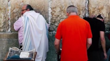 Kudüs İsrail 18 Haziran 2018 görüntülemek bilinmeyenli insanlar dua eden önü Kudüs'ün eski şehri Western duvara sabah