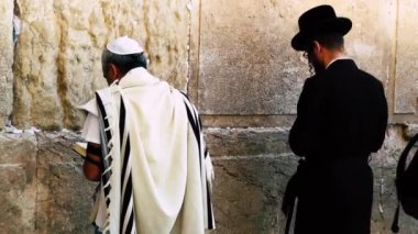 Kudüs İsrail 18 Haziran 2018 görüntülemek bilinmeyenli insanlar dua eden önü Kudüs'ün eski şehri Western duvara sabah