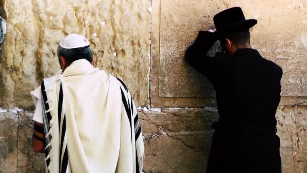 Jerusalén Israel Junio 2018 Vista Gente Desconocida Rezando Frente Muro — Vídeos de Stock