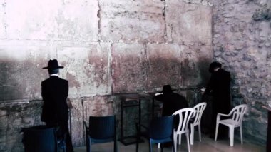 Kudüs İsrail 18 Haziran 2018 görüntülemek bilinmeyenli insanlar dua eden önü Kudüs'ün eski şehri Western duvara sabah