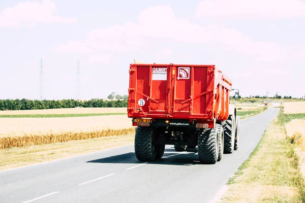 Bezannes Francia Julio 2018 Vista Tractor Trabajando Campo Área Champagne — Foto de Stock