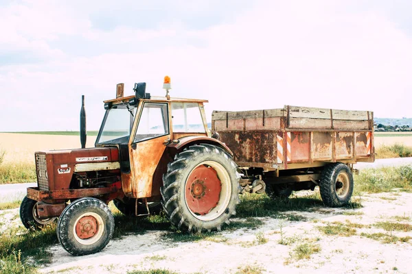 Bezannes Francia Julio 2018 Vista Tractor Trabajando Campo Área Champagne — Foto de Stock