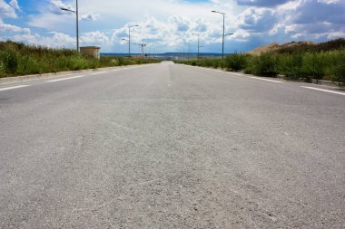 Bir yol ve yatay, Reims Fransa etrafında bir bulutlu gökyüzü görünümü