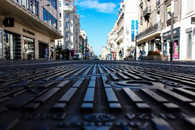 Reims Fransa 02 Temmuz 2018 konut, Fransa'da Reims şehir sabah sokaklarında görünümünü