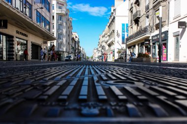 Reims Fransa 02 Temmuz 2018 konut, Fransa'da Reims şehir sabah sokaklarında görünümünü