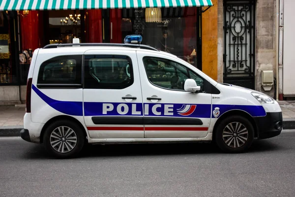 Voiture de police française images libres de droit, photos de Voiture de  police française