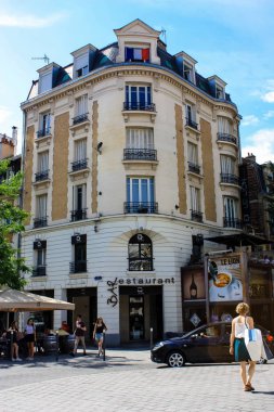 Reims Fransa 02 Temmuz 2018 yer d'Erlon de Reims ilçesinde sabah binalarda görünümünü