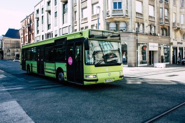 Reims Fransa 02 Temmuz 2018 toplu taşıma otobüs Fransa Reims şehir sabah görünümünü