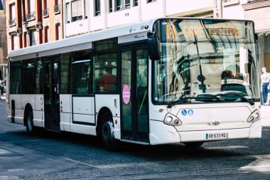 Reims Fransa 02 Temmuz 2018 toplu taşıma otobüs Fransa Reims şehir sabah görünümünü