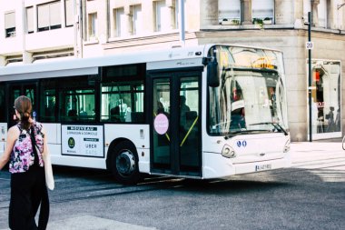 Reims Fransa 02 Temmuz 2018 toplu taşıma otobüs Fransa Reims şehir sabah görünümünü