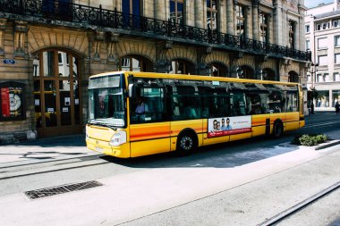 Reims Fransa 02 Temmuz 2018 toplu taşıma otobüs Fransa Reims şehir sabah görünümünü