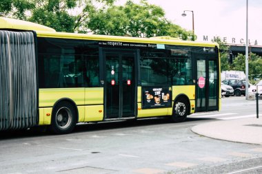 Reims Fransa 02 Temmuz 2018 toplu taşıma otobüs Fransa Reims şehir sabah görünümünü