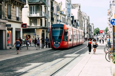Reims Fransa 02 Temmuz 2018 tramvay ve tramvay Fransa Reims şehir sabah görünümü