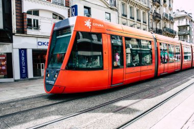 Reims Fransa 02 Temmuz 2018 tramvay ve tramvay Fransa Reims şehir sabah görünümü