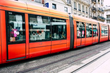 Reims Fransa 02 Temmuz 2018 tramvay ve tramvay Fransa Reims şehir sabah görünümü