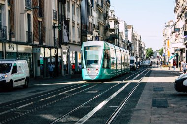 Reims Fransa 02 Temmuz 2018 tramvay ve tramvay Fransa Reims şehir sabah görünümü