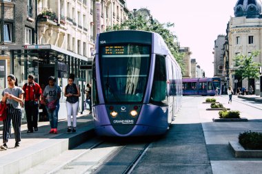 Reims Fransa 02 Temmuz 2018 tramvay ve tramvay Fransa Reims şehir sabah görünümü