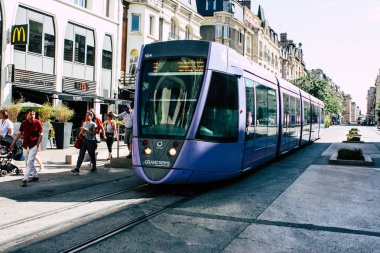 Reims Fransa 02 Temmuz 2018 tramvay ve tramvay Fransa Reims şehir sabah görünümü